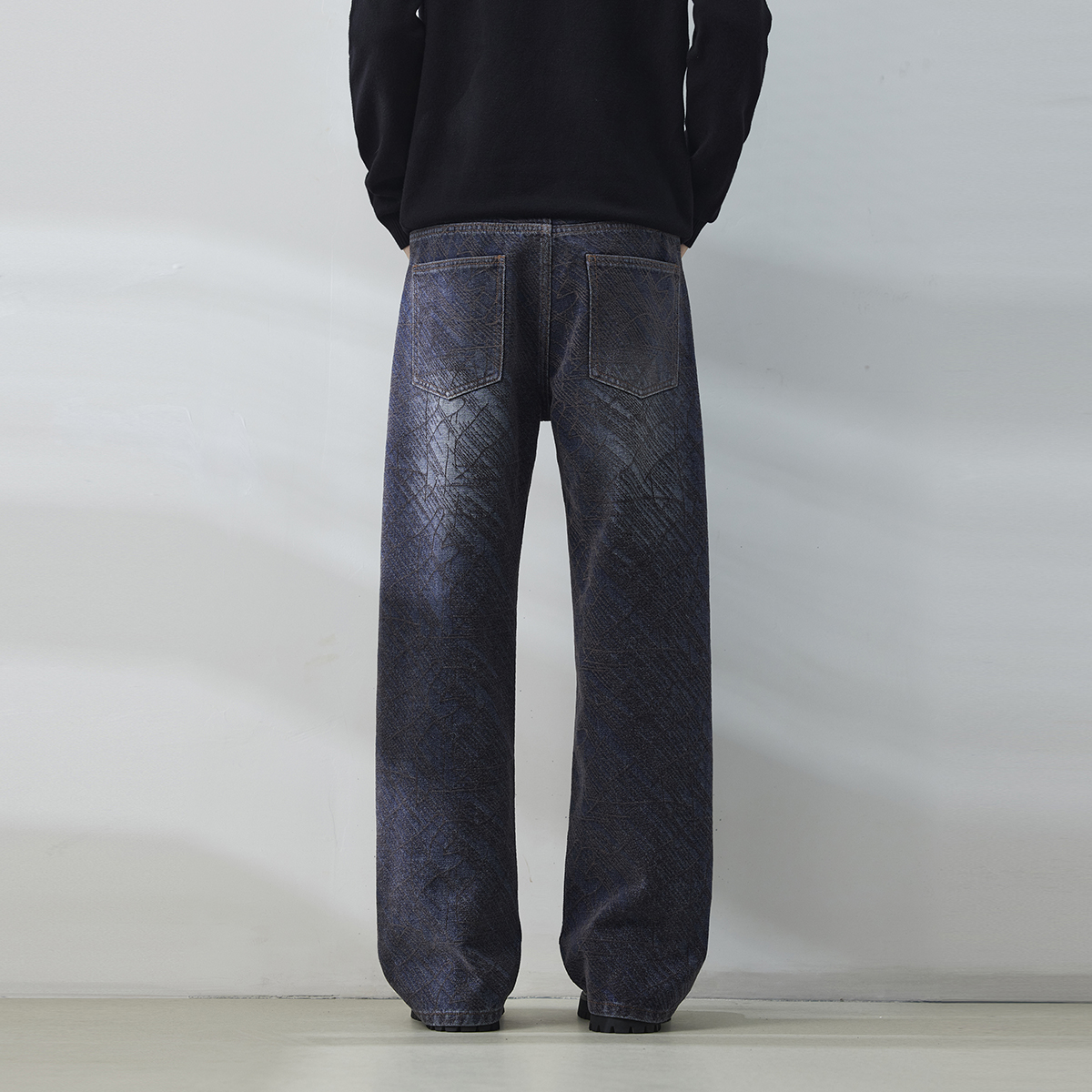 Men's 14.8 OZ Clean Fit Chenille‑textured Subtle Tone‑on‑Tone Jacquard Baggy Straight Jeans